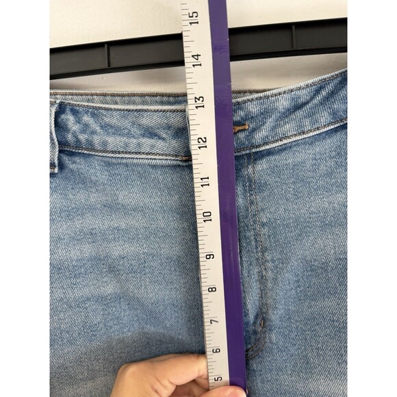 American Eagle Women’s Ripped Mom Jeans Size 16 Light Wash Distressed Denim - Picture 5 of 9